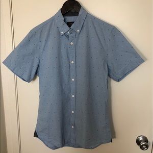 Man short sleeve shirt